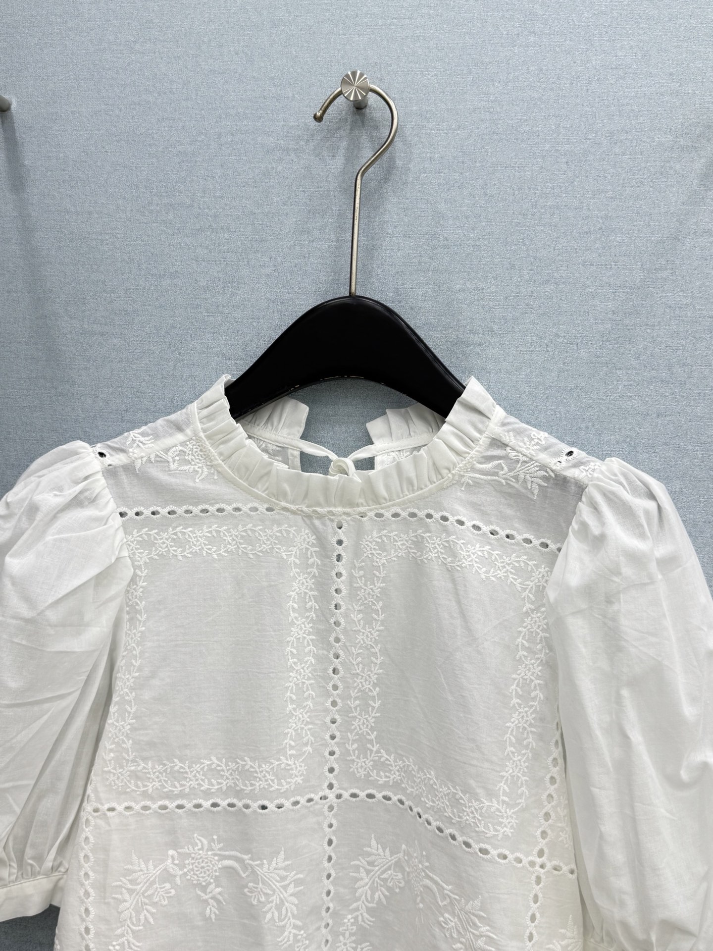 🛒𝐍𝐄𝐖 · 𝟐𝟎𝟐6/爆款现货原单品质 小众*｜2026新品宫廷风泡泡袖刺绣衬衫 精致版型，高级肌理细