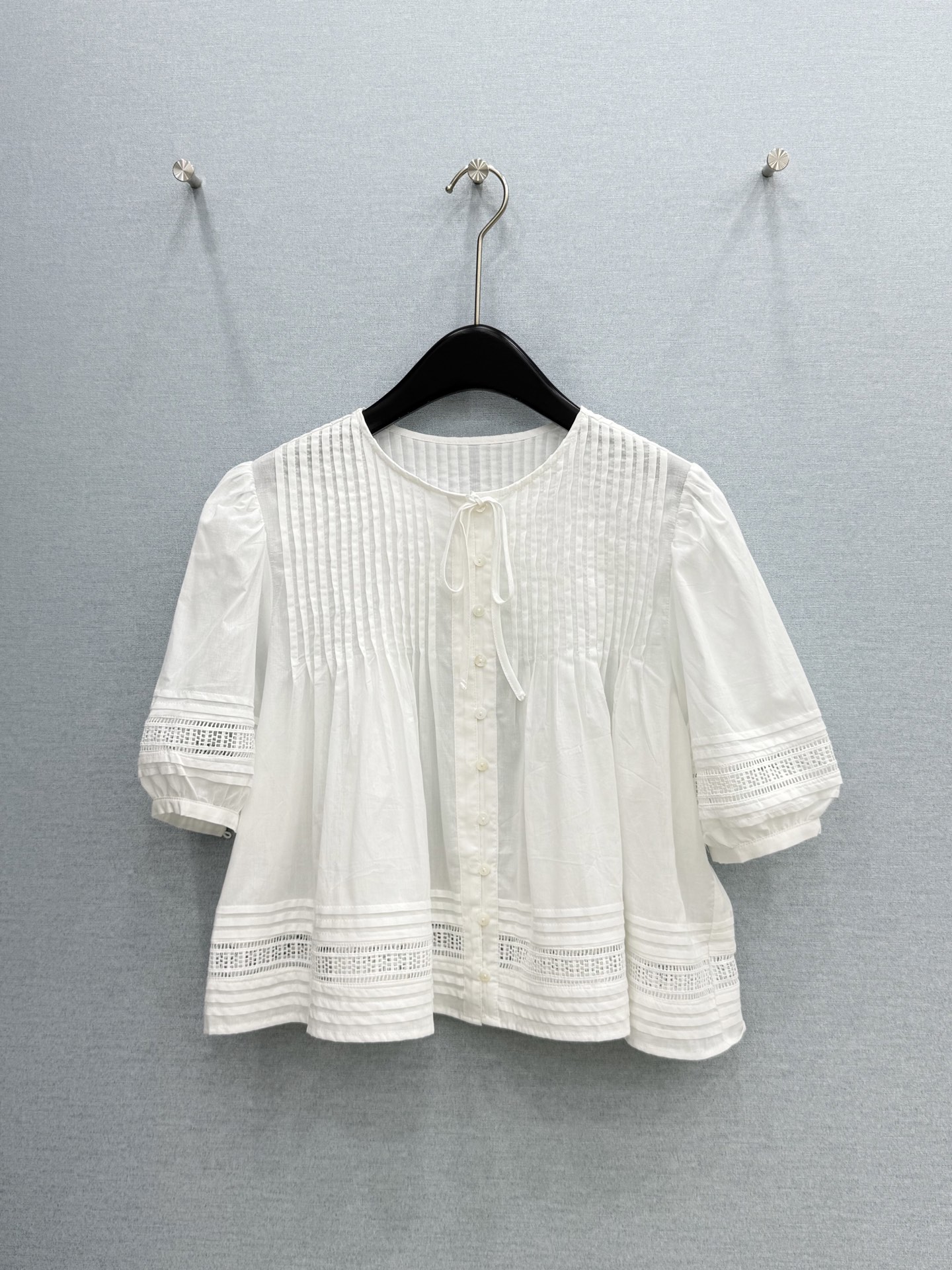 🛒𝐍𝐄𝐖 · 𝟐𝟎𝟐6/爆款现货原单品质 拉夫*｜2026新品排扣打条刺绣衬衫精致版型，高级肌理细腻 极