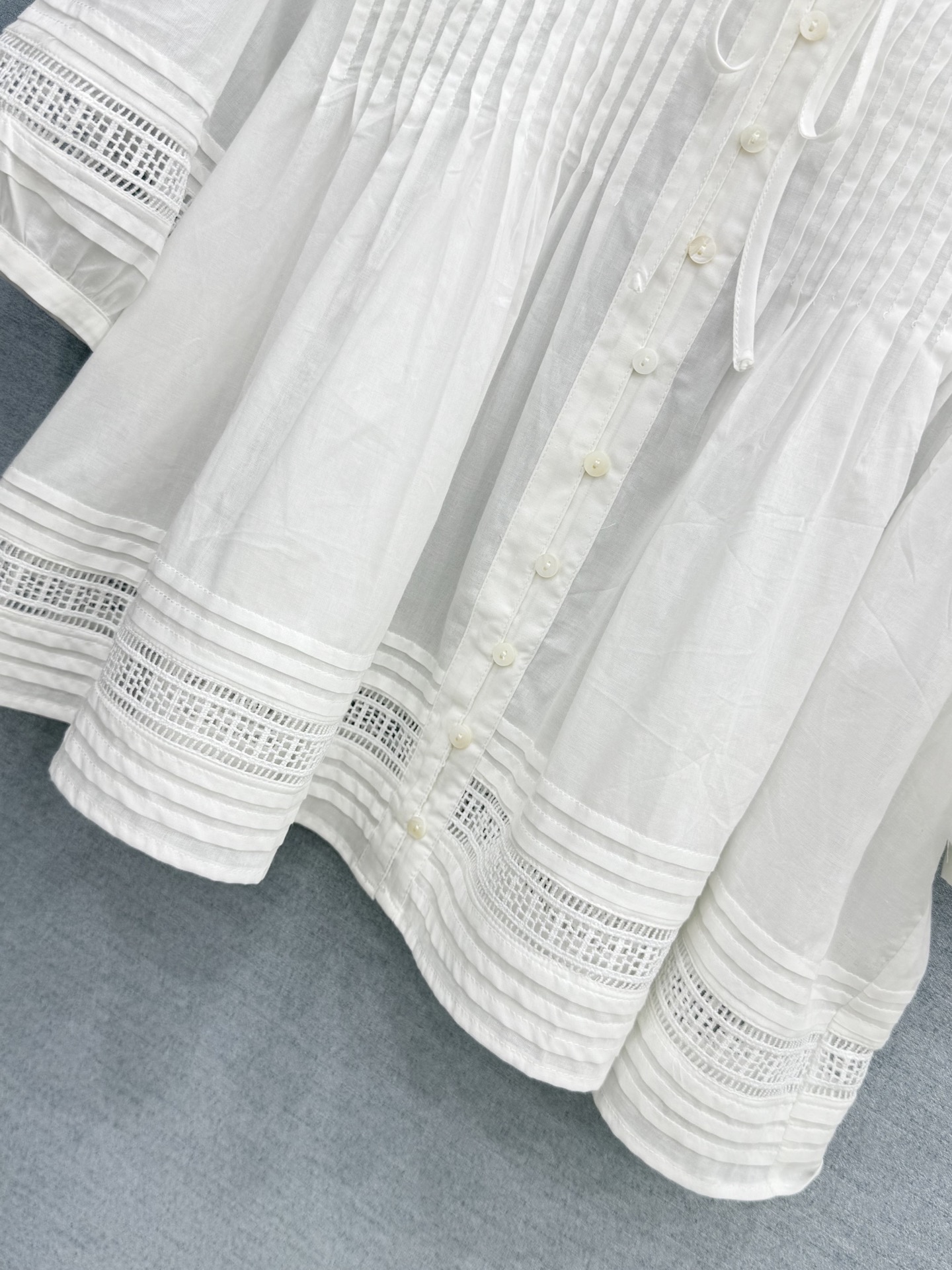 🛒𝐍𝐄𝐖 · 𝟐𝟎𝟐6/爆款现货原单品质 拉夫*｜2026新品排扣打条刺绣衬衫精致版型，高级肌理细腻 极