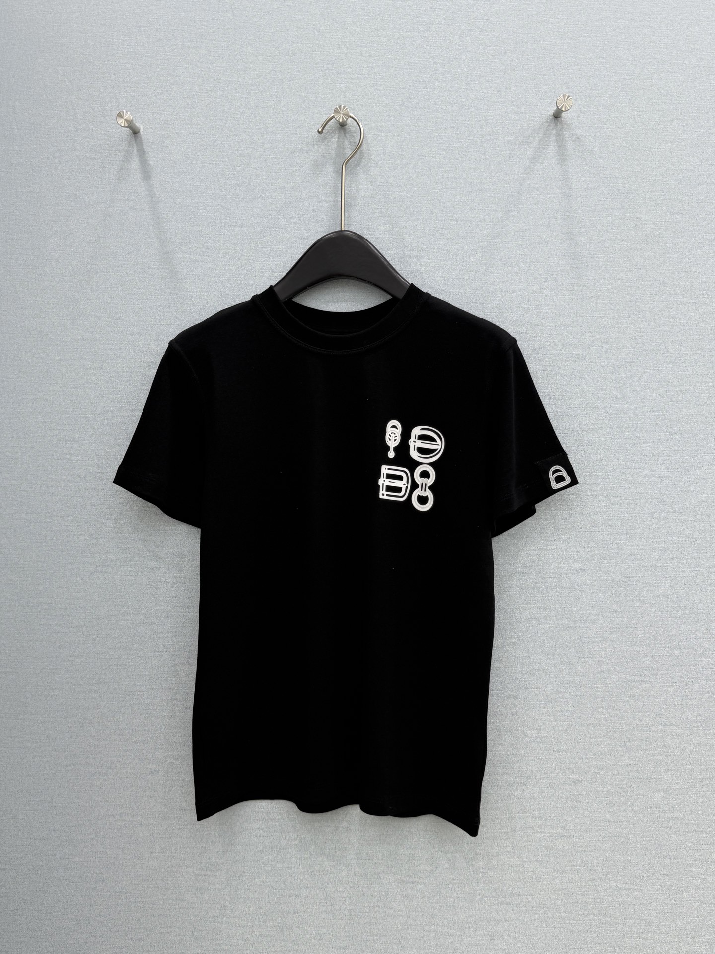 🛒𝐍𝐄𝐖 · 𝟐𝟎𝟐6/爆款现货【春夏上新】 Her*｜2026新款撞色印花T恤高订面料，百搭版型  ，