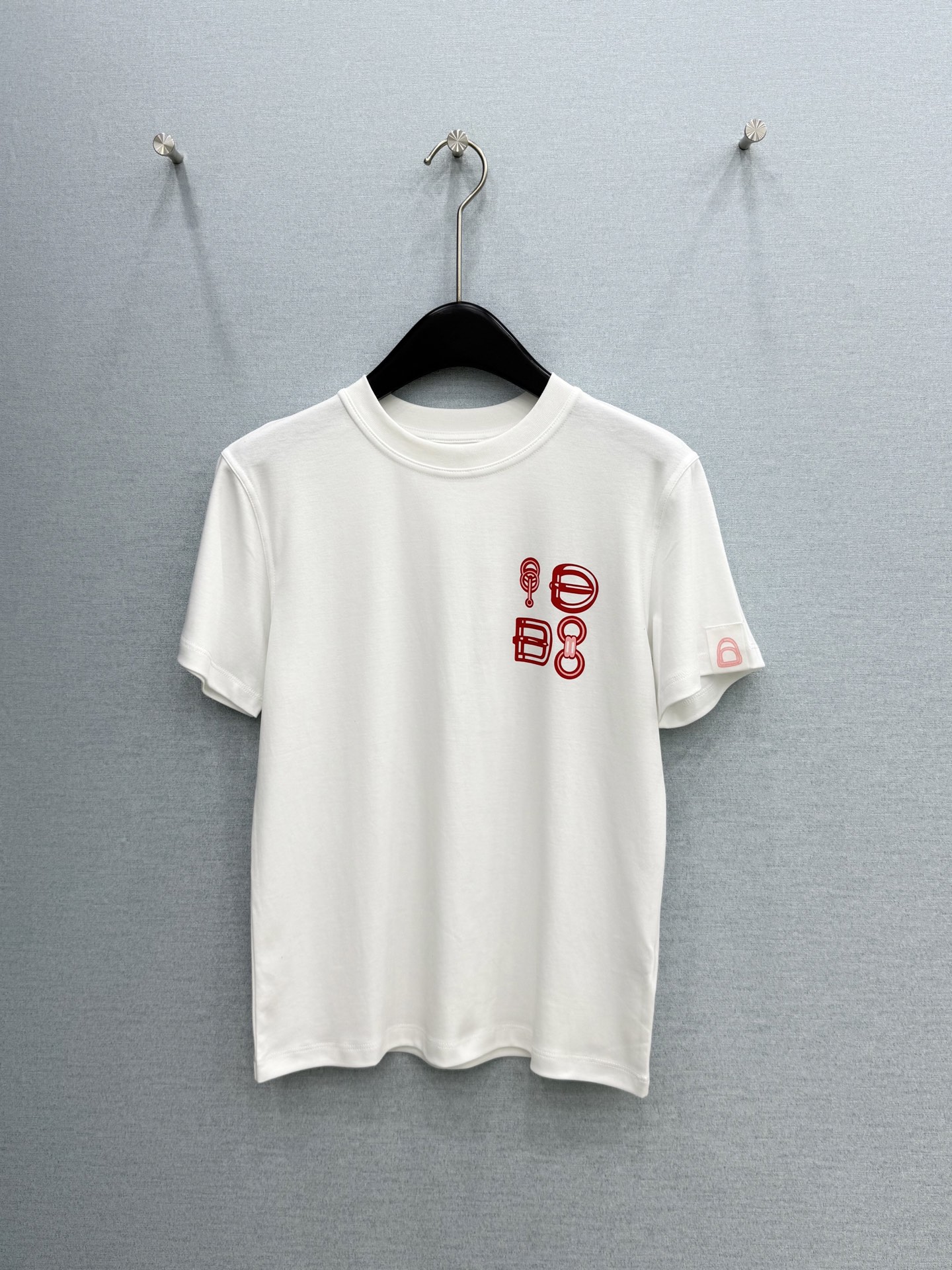 🛒𝐍𝐄𝐖 · 𝟐𝟎𝟐6/爆款现货【春夏上新】 Her*｜2026新款撞色印花T恤高订面料，百搭版型  ，