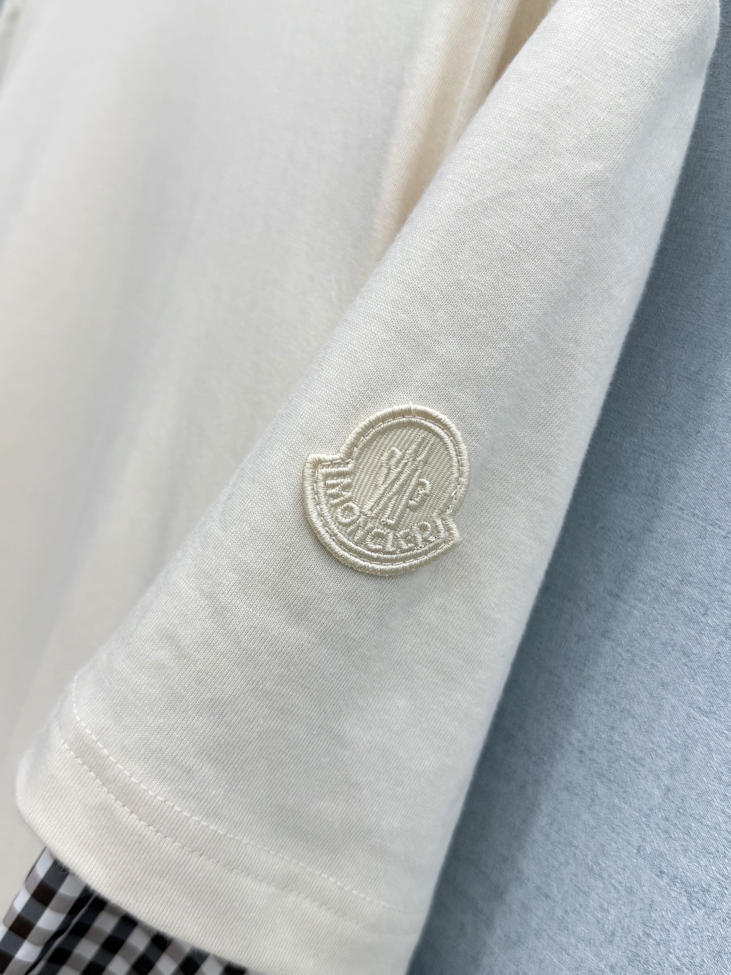 🛒𝐍𝐄𝐖 · 𝟐𝟎𝟐6/爆款现货【原单品质】 Mon*｜2026新款格纹拼接假两件长袖高订面料，可收缩下