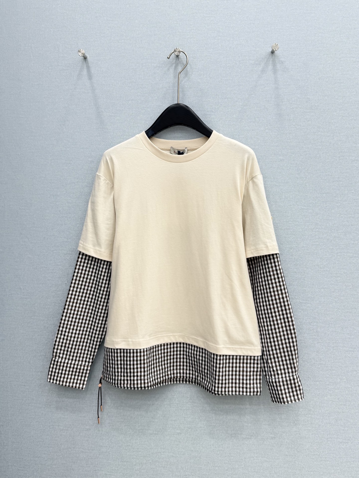 🛒𝐍𝐄𝐖 · 𝟐𝟎𝟐6/爆款现货【原单品质】 Mon*｜2026新款格纹拼接假两件长袖高订面料，可收缩下