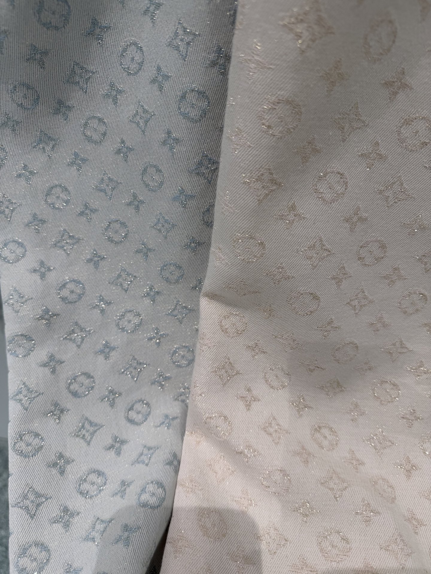 🛒𝐍𝐄𝐖 · 𝟐𝟎𝟐6/爆款现货设计师  原创｜定制老花提花牛仔裤采用高端定制面料，牛仔穿起来非常舒适，