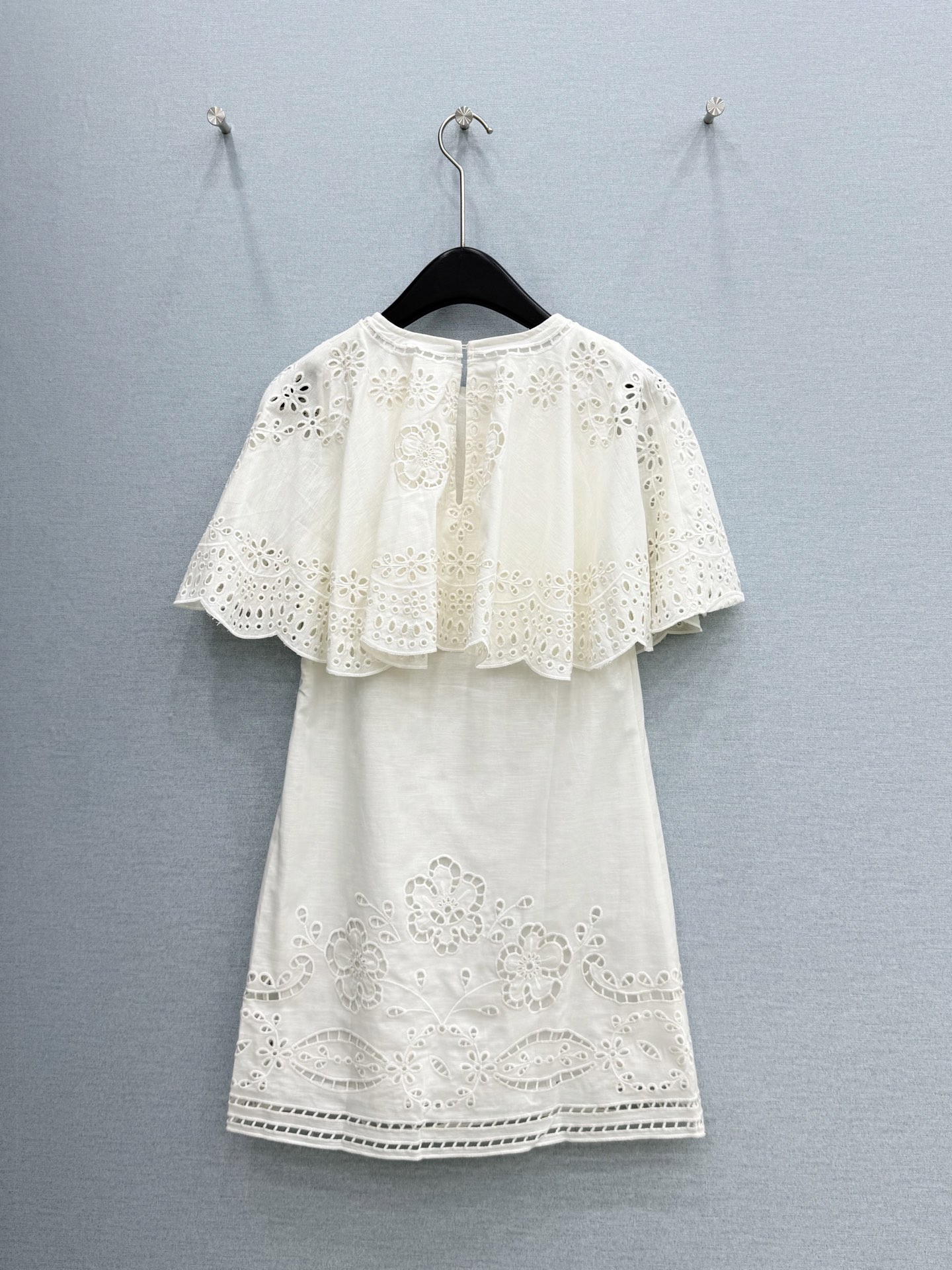 🛒𝐍𝐄𝐖 · 𝟐𝟎𝟐6/爆款现货原单品质 小众*|2026新品水溶刺绣披肩式连衣裙高端设计 常规版型 🛒𝐍𝐄𝐖 · 𝟐𝟎𝟐6/爆款现货原单品质 小众*|2026新品水溶刺绣披肩式连衣裙高端设计 常规版型