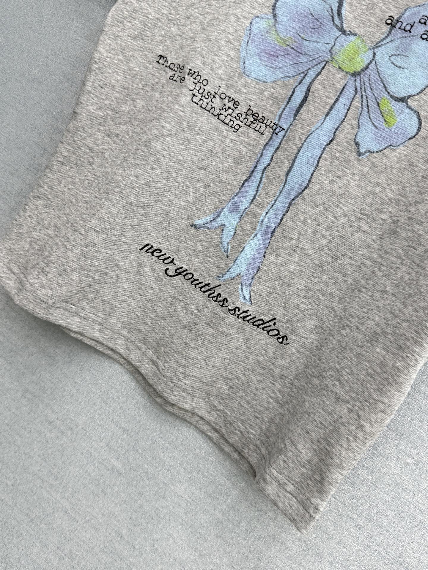 🛒𝐍𝐄𝐖 · 𝟐𝟎𝟐6/爆款现货【春夏上新】 设计师小众｜2026新款刺绣短袖T恤高订面料，百搭版型  