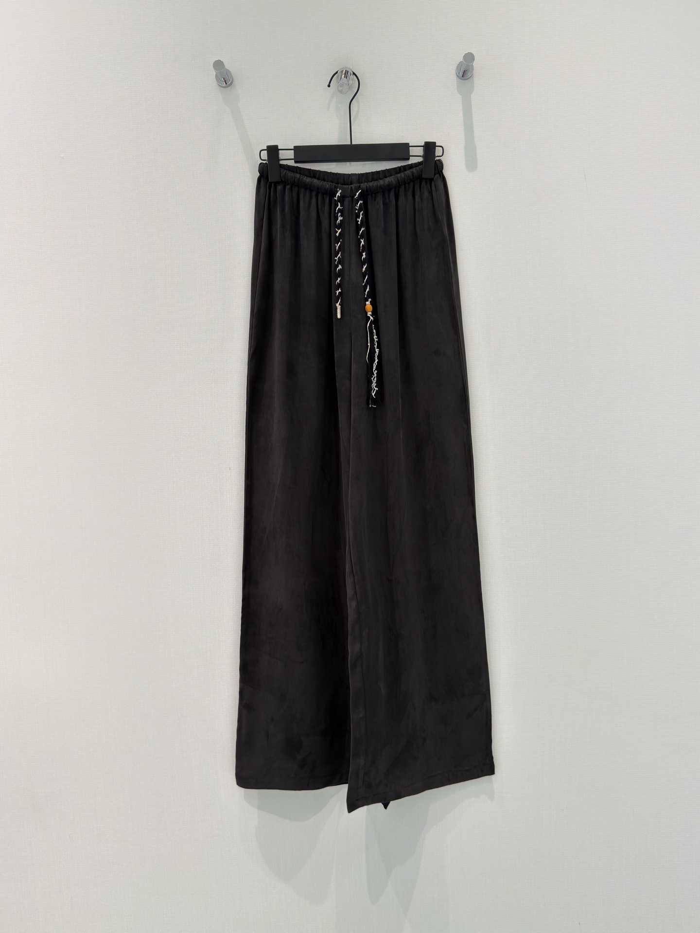 🛒𝐍𝐄𝐖 · 𝟐𝟎𝟐6/爆款现货原单品质  小众*｜2026新品铜氨丝立体双C松紧腰休闲裤常规设计  高