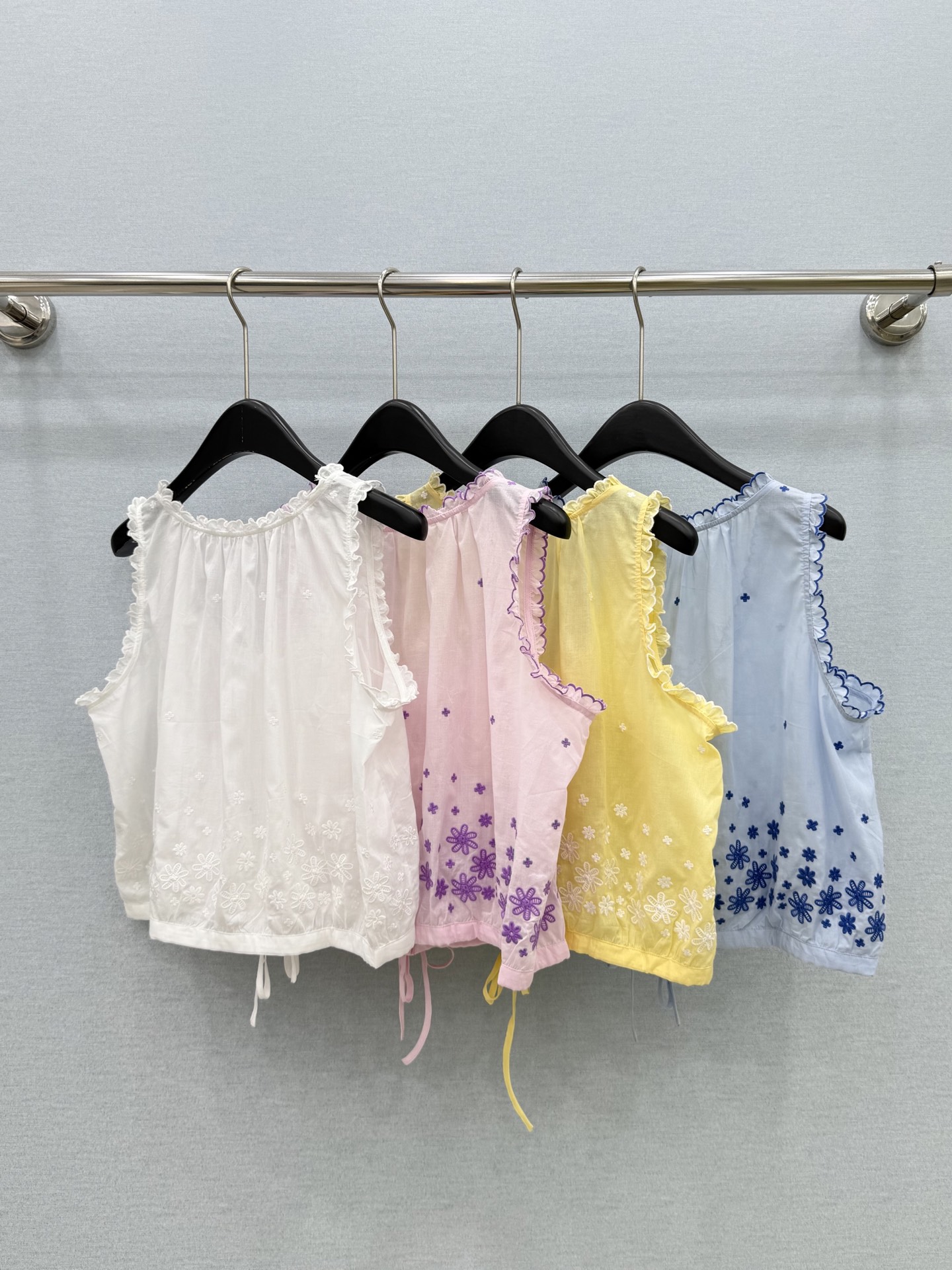 🛒𝐍𝐄𝐖 · 𝟐𝟎𝟐6/爆款现货原单品质  小众｜26经典花边水溶刺绣系带背心老钱风极致穿搭最新系列单品