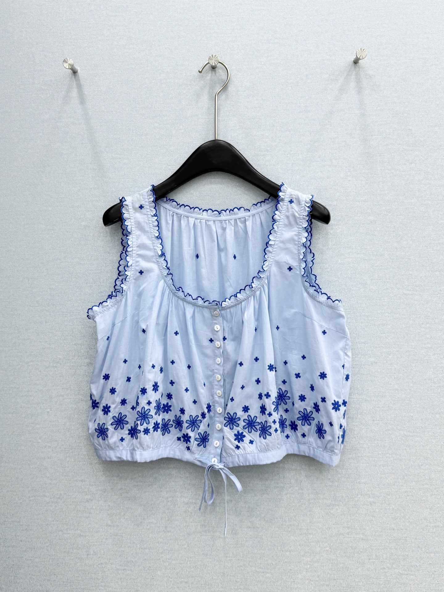 🛒𝐍𝐄𝐖 · 𝟐𝟎𝟐6/爆款现货原单品质  小众｜26经典花边水溶刺绣系带背心老钱风极致穿搭最新系列单品