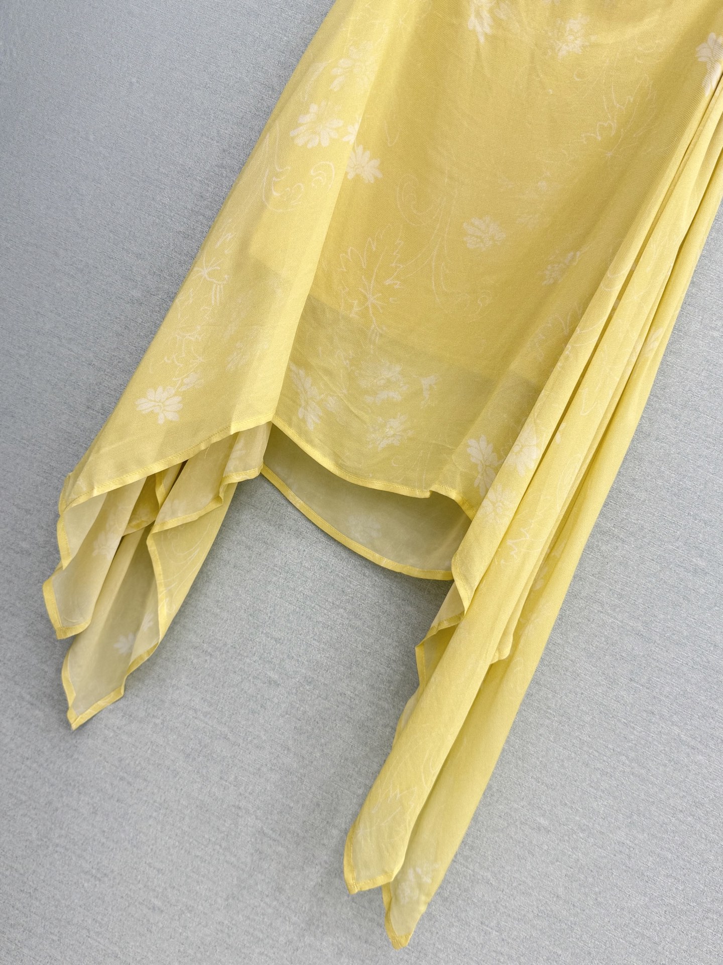 🛒𝐍𝐄𝐖 · 𝟐𝟎𝟐6/爆款现货原单品质  小众｜26经典手工订珠不规则双层吊带老钱风极致穿搭最新系列单