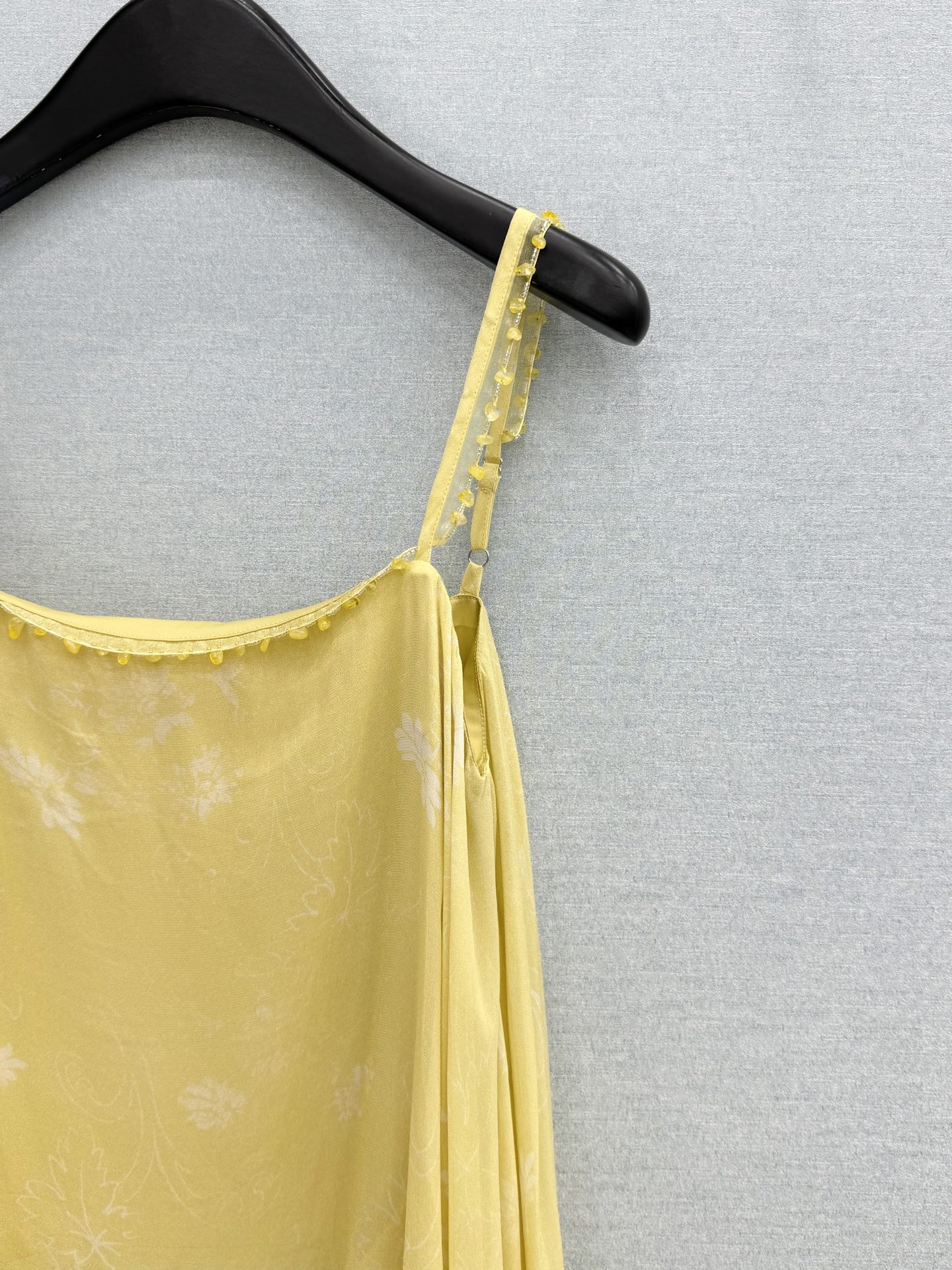 🛒𝐍𝐄𝐖 · 𝟐𝟎𝟐6/爆款现货原单品质  小众｜26经典手工订珠不规则双层吊带老钱风极致穿搭最新系列单