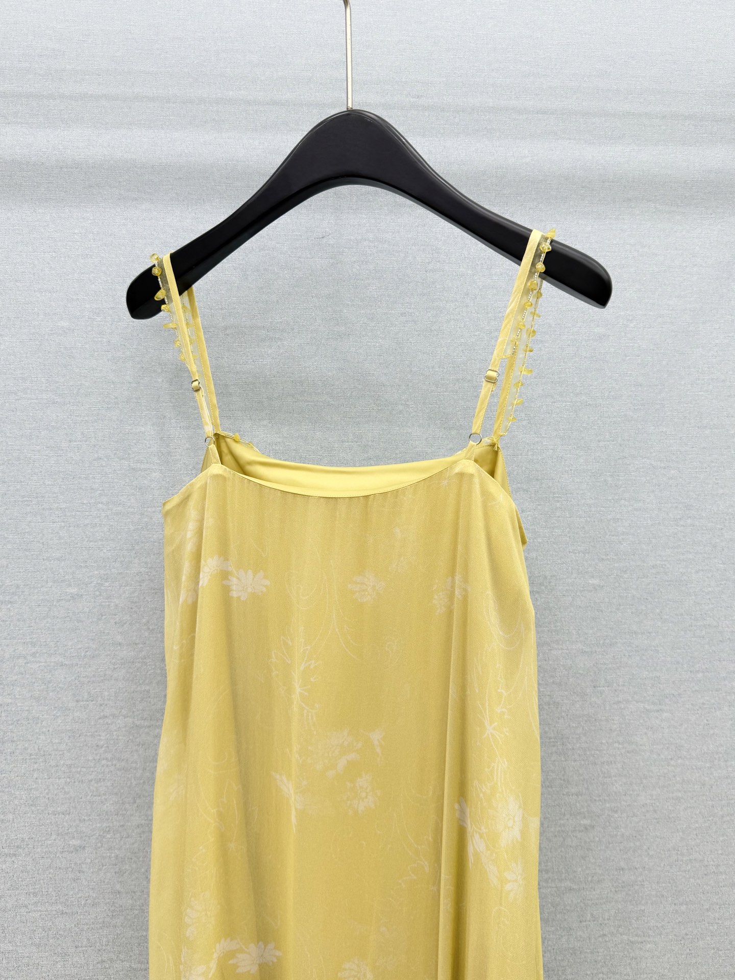 🛒𝐍𝐄𝐖 · 𝟐𝟎𝟐6/爆款现货原单品质  小众｜26经典手工订珠不规则双层吊带连衣裙老钱风极致穿搭最新