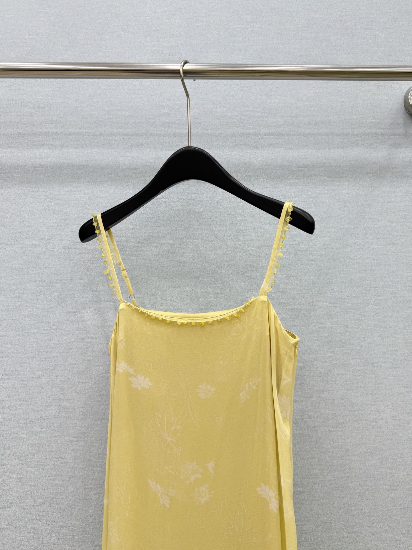 🛒𝐍𝐄𝐖 · 𝟐𝟎𝟐6/爆款现货原单品质  小众｜26经典手工订珠不规则双层吊带连衣裙老钱风极致穿搭最新