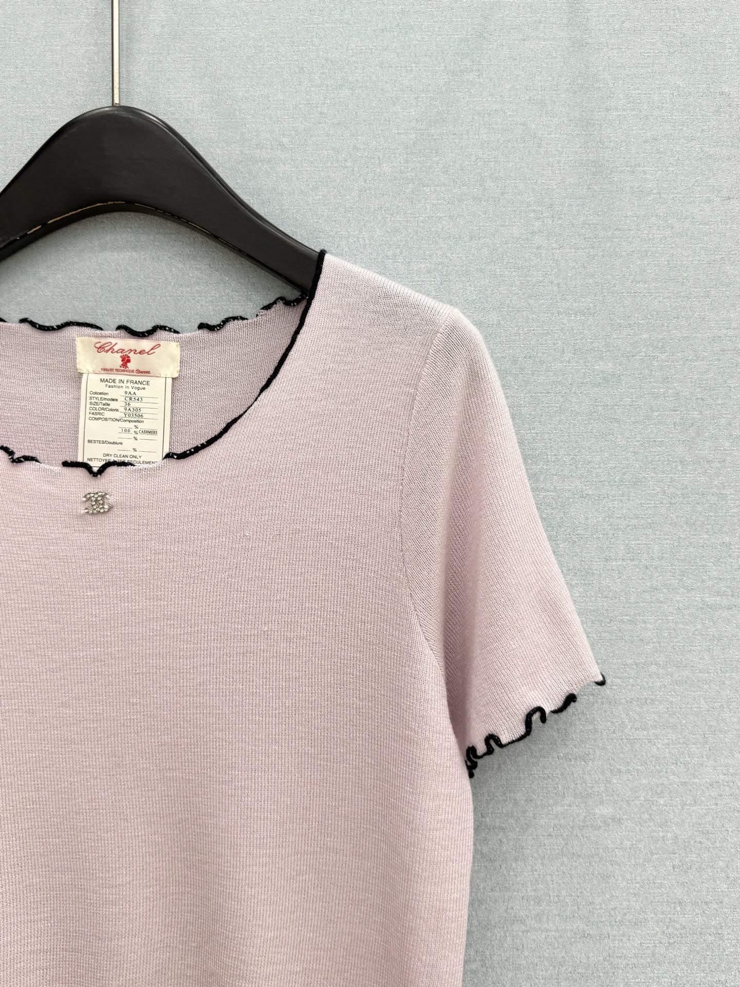 🛒𝐍𝐄𝐖 · 𝟐𝟎𝟐6/爆款现货设计师   原创｜2026新款钻扣针织衫小香风千金穿搭手工订珠设计  面