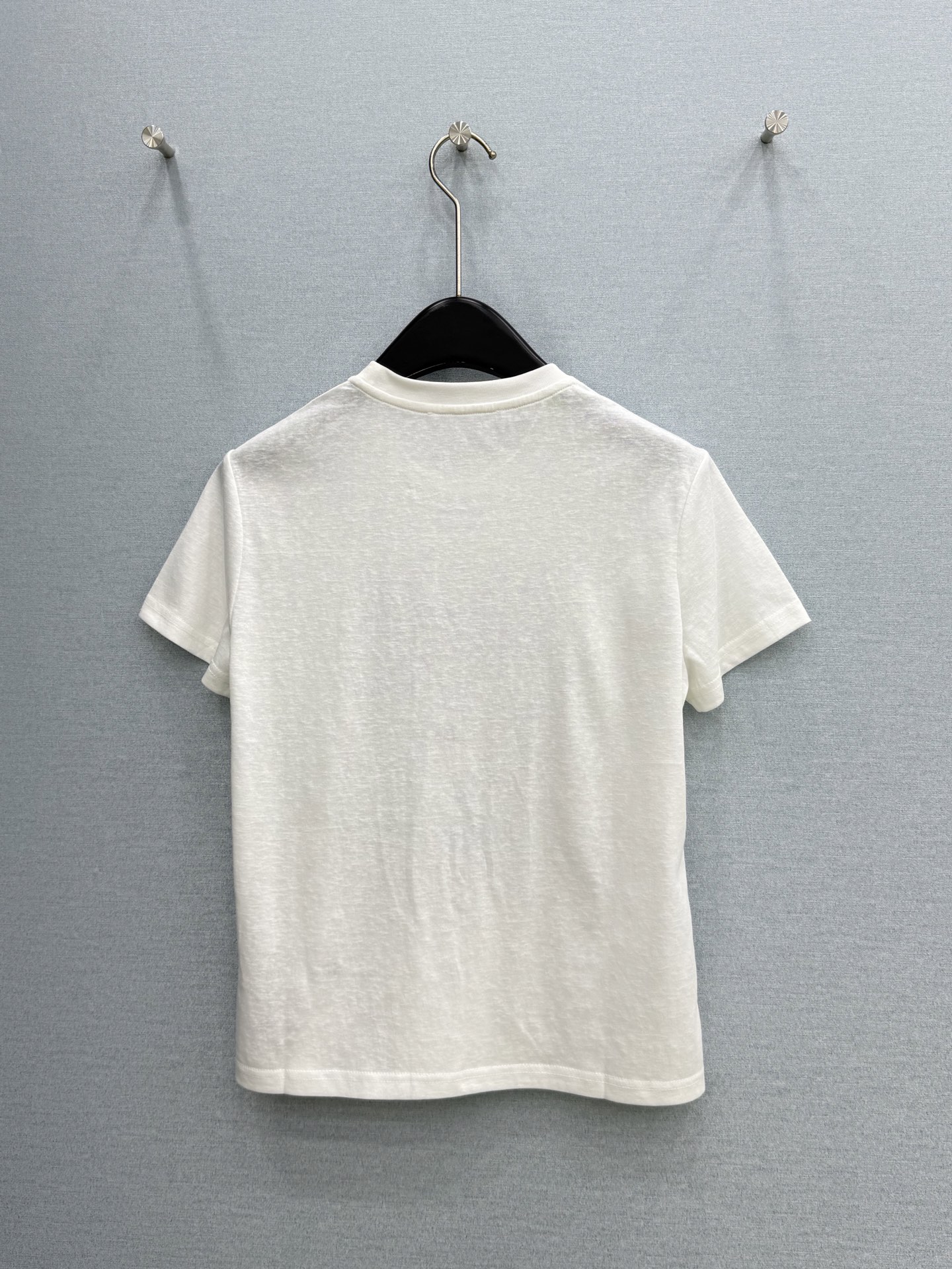 🛒𝐍𝐄𝐖 · 𝟐𝟎𝟐6/爆款现货原单品质  小众*｜精致印花订珠短袖T恤高订面料 亲肤透气舒适标志性字母
