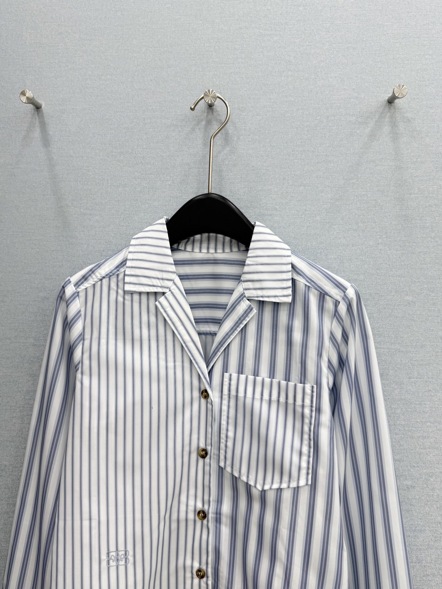 🛒𝐍𝐄𝐖 · 𝟐𝟎𝟐6/爆款现货原单品质  小众*｜2026新品拼接条纹长袖衬衫精致版型，高级肌理细腻 
