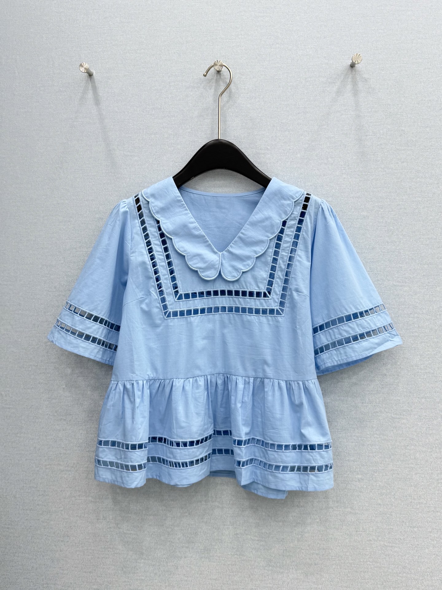 🛒𝐍𝐄𝐖 · 𝟐𝟎𝟐6/爆款现货原单品质  小众*｜2026新品娃娃领花边镂空刺绣衬衫精致版型，高级肌理