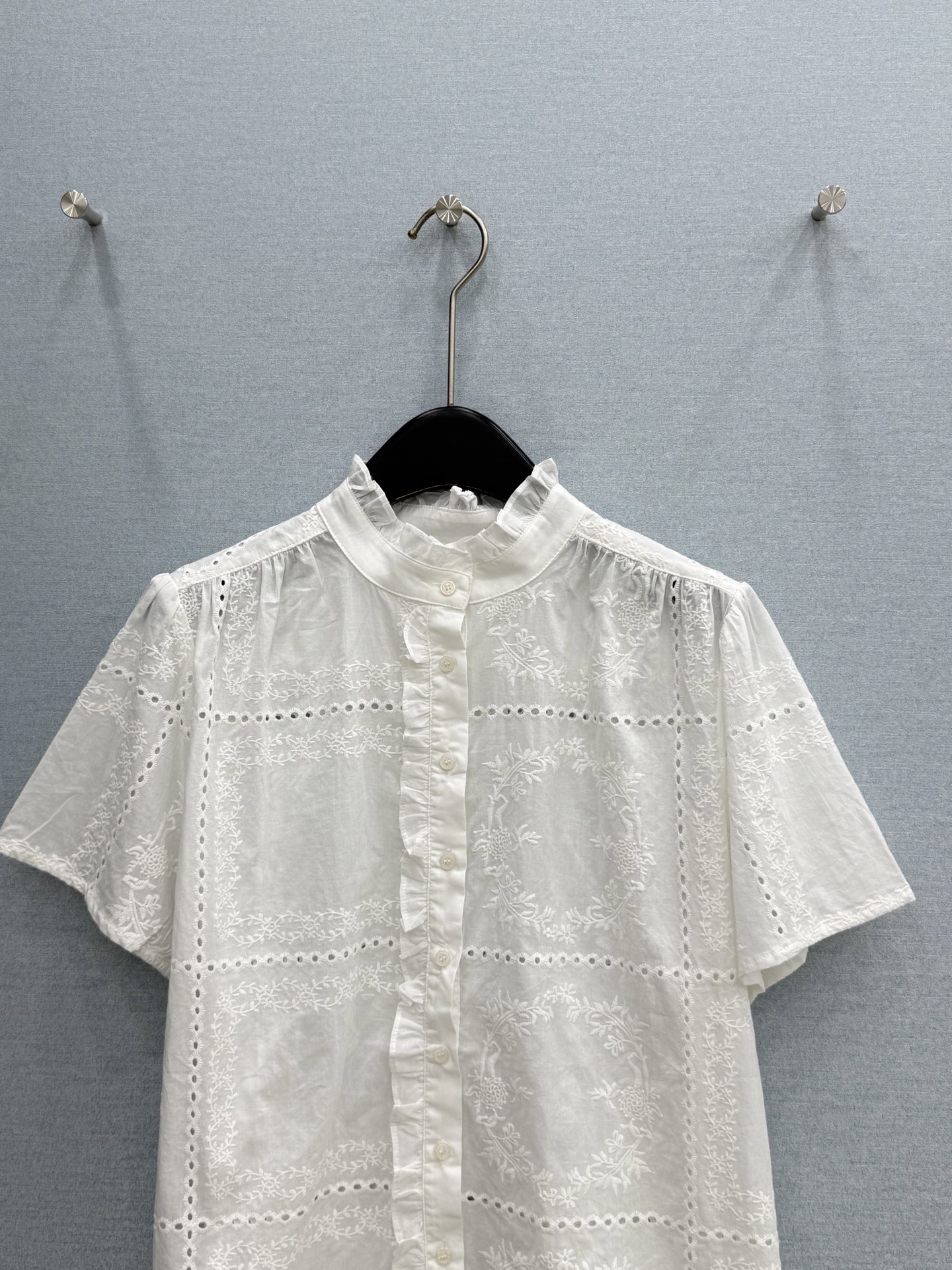 🛒𝐍𝐄𝐖 · 𝟐𝟎𝟐6/爆款现货原单品质 小众*｜2026新品花边水溶刺绣衬衫 精致版型，高级肌理细腻 