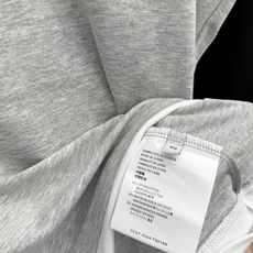 🛒𝐍𝐄𝐖 · 𝟐𝟎𝟐6/爆款现货【原版定制】Ann* |2026新品专柜圆领假两件撞色𝑇𝑒𝑒定制YB材质 🛒𝐍𝐄𝐖 · 𝟐𝟎𝟐6/爆款现货【原版定制】Ann* |2026新品专柜圆领假两件撞色𝑇𝑒𝑒定制YB材质