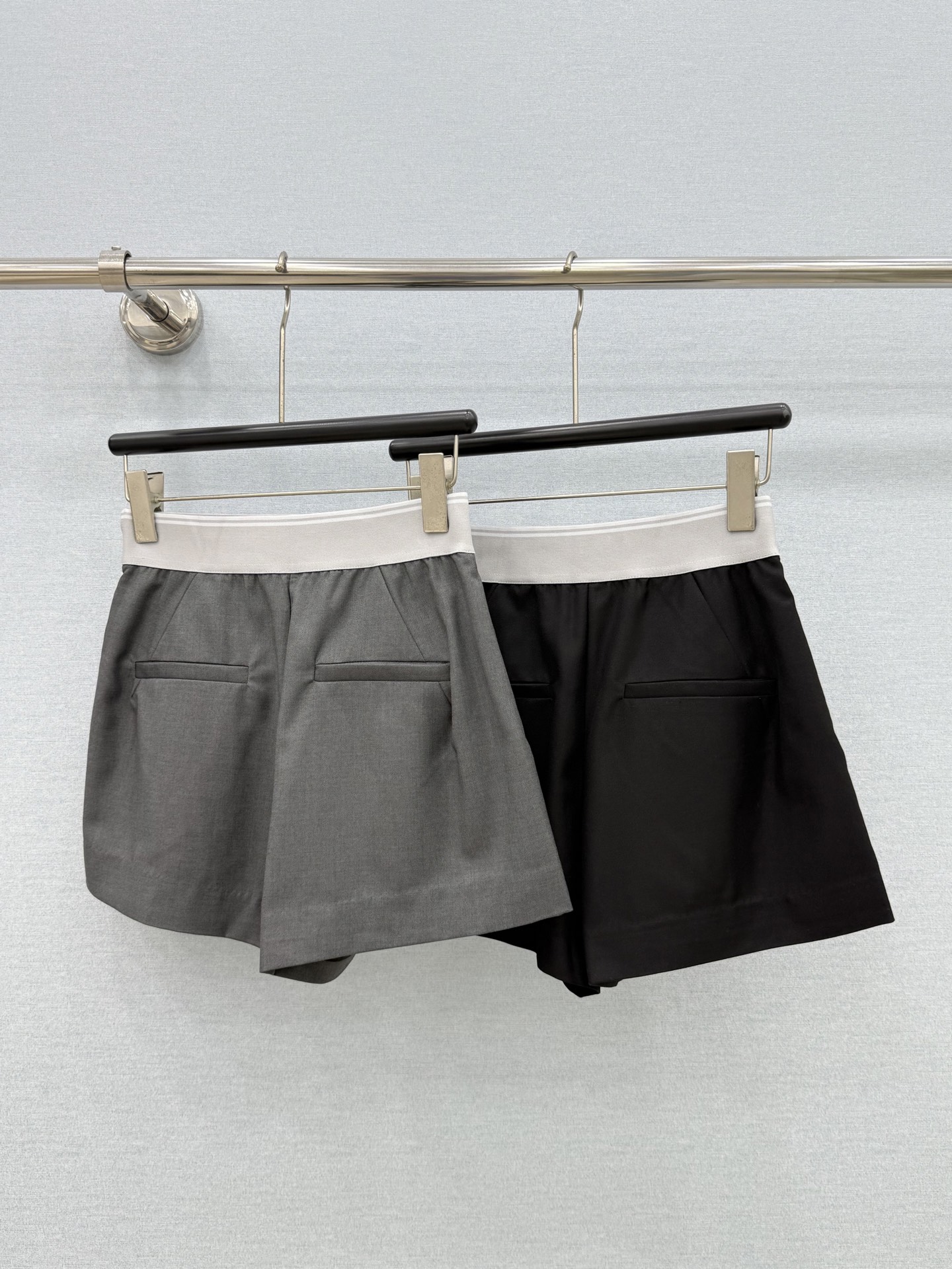 🛒𝐍𝐄𝐖 · 𝟐𝟎𝟐6/爆款现货【原版定制】Ann* ｜2026新品专柜订染字母织带拼接短裤定制YB材质