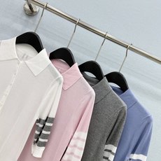 🛒𝐍𝐄𝐖 · 𝟐𝟎𝟐6/爆款现货【原版定制】Tb |2026新品专柜圆领经典Polo弹力针织衫 系列款定 🛒𝐍𝐄𝐖 · 𝟐𝟎𝟐6/爆款现货【原版定制】Tb |2026新品专柜圆领经典Polo弹力针织衫 系列款定
