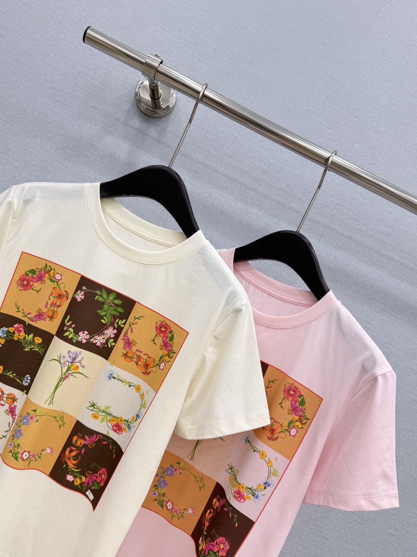 🛒𝐍𝐄𝐖 · 𝟐𝟎𝟐6/爆款现货【春夏上新】 Gu*｜2026新款印花T恤高订面料，百搭版型  ，上身的