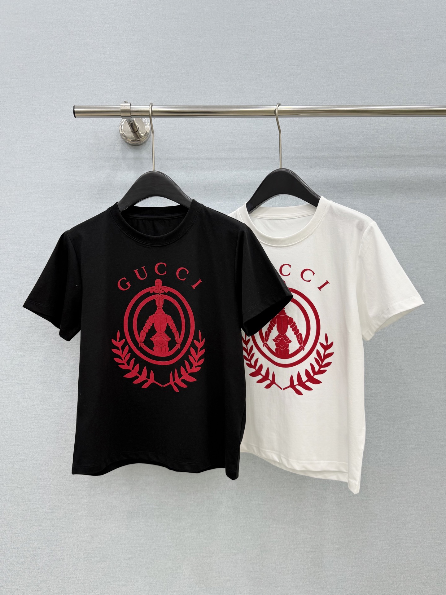 🛒𝐍𝐄𝐖 · 𝟐𝟎𝟐6/爆款现货【春夏上新】 Gu*｜2026新款印花T恤高订面料，百搭版型  ，上身的