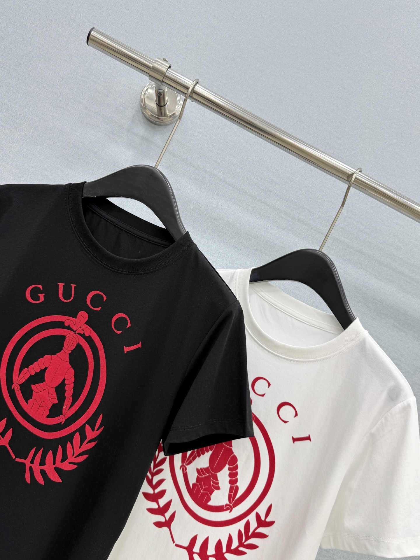 🛒𝐍𝐄𝐖 · 𝟐𝟎𝟐6/爆款现货【春夏上新】 Gu*｜2026新款印花T恤高订面料，百搭版型  ，上身的