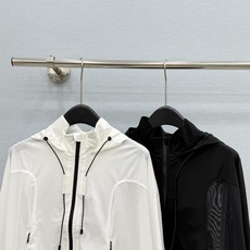🛒𝐍𝐄𝐖 · 𝟐𝟎𝟐6/爆款现货【原单品质】 Cha*|26新款 重工网纱拼接纯色防晒带帽外套精致版型 🛒𝐍𝐄𝐖 · 𝟐𝟎𝟐6/爆款现货【原单品质】 Cha*|26新款 重工网纱拼接纯色防晒带帽外套精致版型