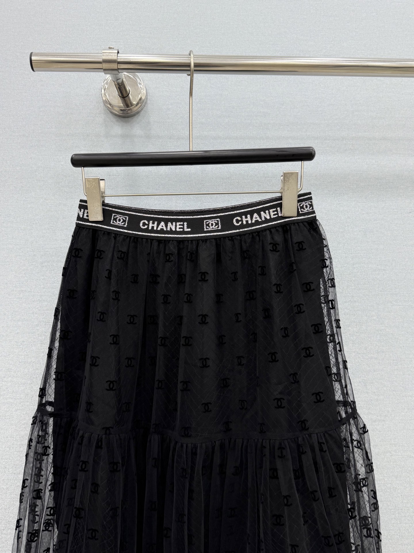 🛒𝐍𝐄𝐖 · 𝟐𝟎𝟐6/爆款现货【原单品质】Cha*|26春夏新款织带植绒网纱长半裙清新经典的色系 精 🛒𝐍𝐄𝐖 · 𝟐𝟎𝟐6/爆款现货【原单品质】Cha*|26春夏新款织带植绒网纱长半裙清新经典的色系 精
