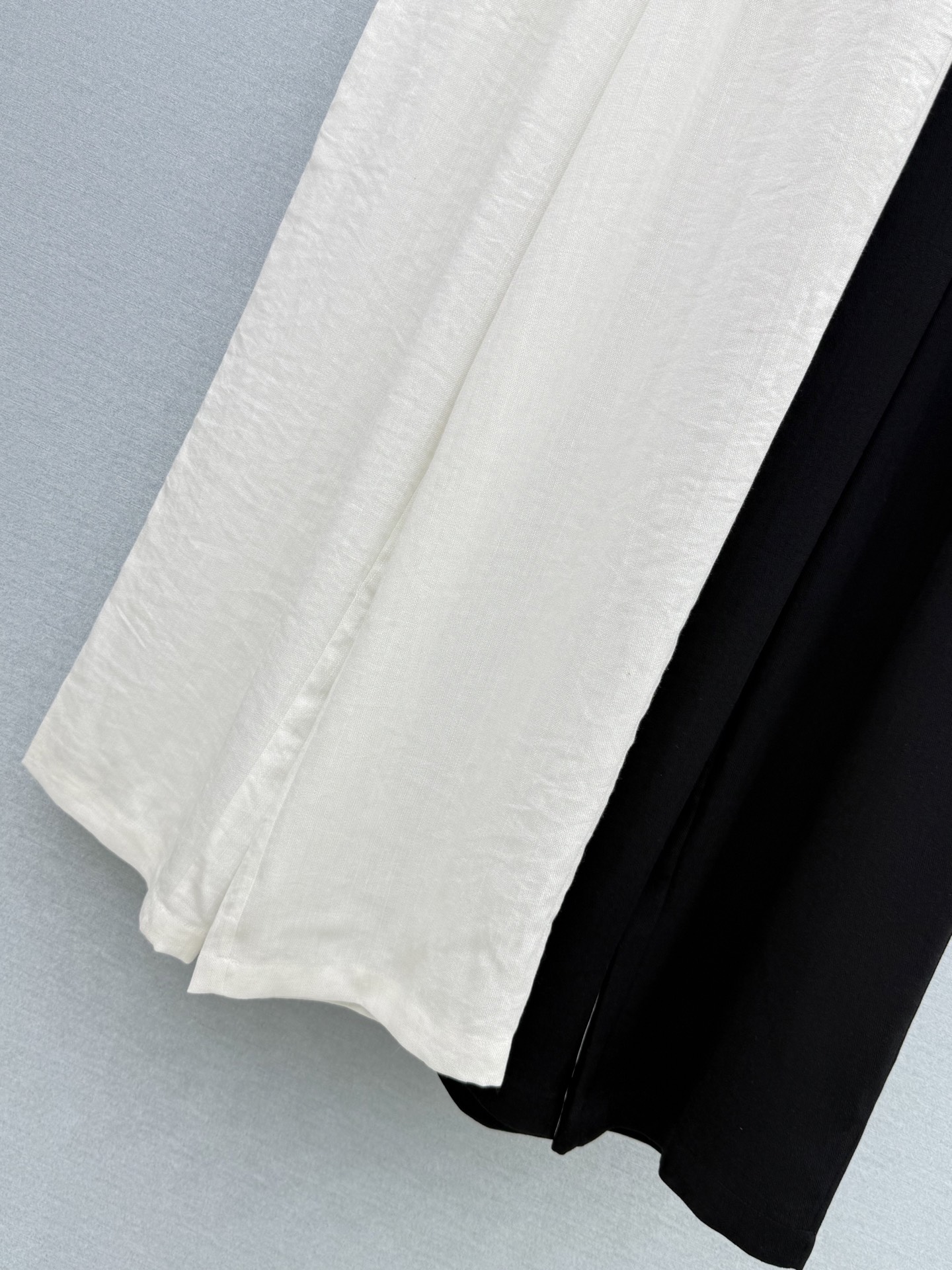 🛒𝐍𝐄𝐖 · 𝟐𝟎𝟐6/爆款现货原单品质  Miu*｜2026新品棉麻休闲裤常规设计  经典高级肌理细腻
