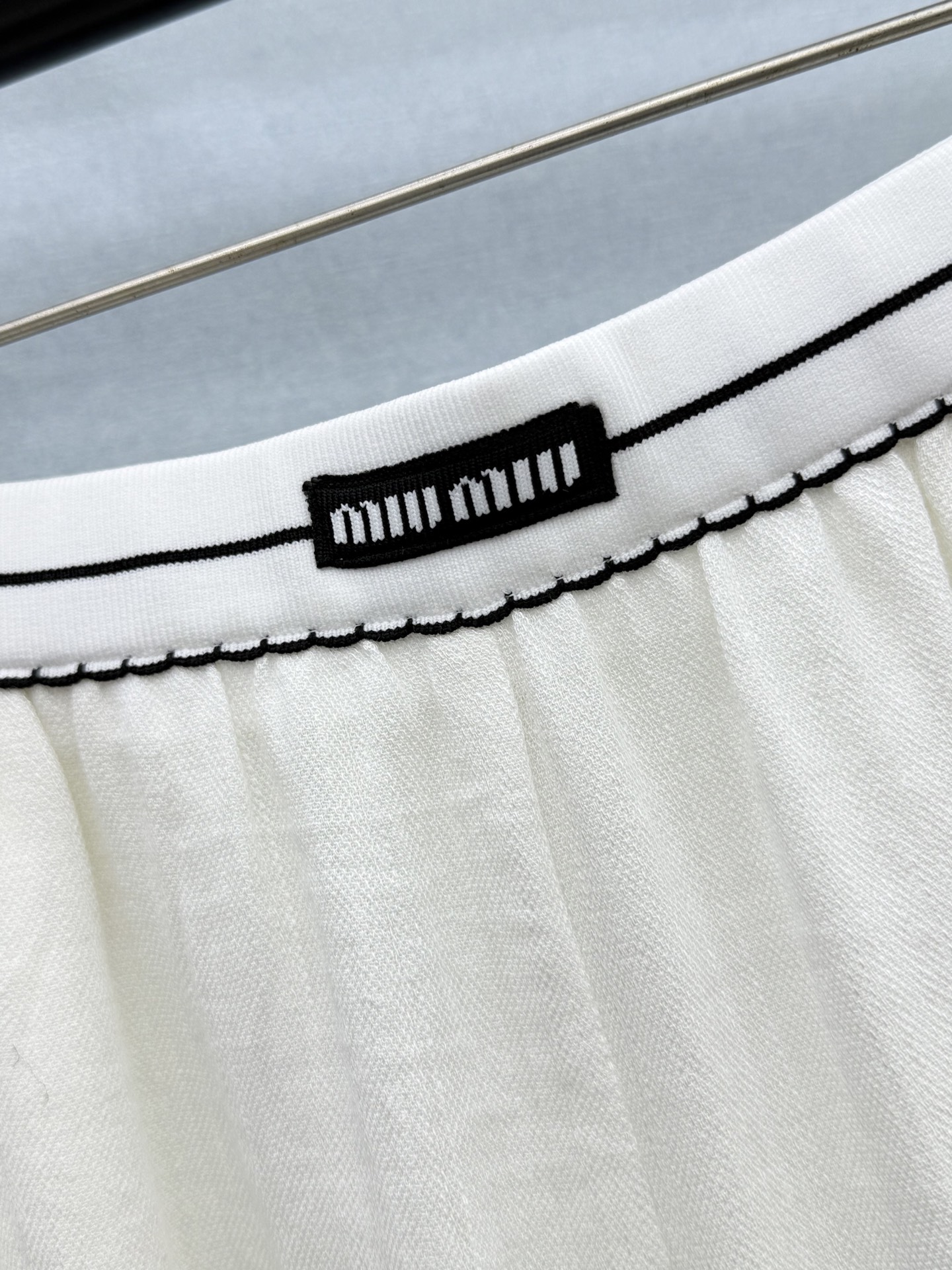 🛒𝐍𝐄𝐖 · 𝟐𝟎𝟐6/爆款现货原单品质  Miu*｜2026新品棉麻休闲裤常规设计  经典高级肌理细腻