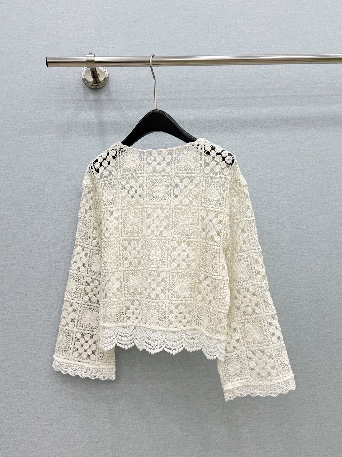 🛒𝐍𝐄𝐖 · 𝟐𝟎𝟐6/爆款现货设计师 小众｜2026新款水溶罩衫【配吊带】高订面料，百搭版型  ，上身