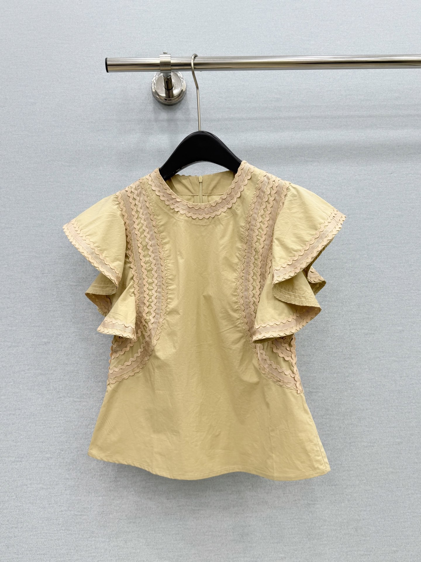 🛒𝐍𝐄𝐖 · 𝟐𝟎𝟐6/爆款现货原单品质  小众*｜2026新品飞飞袖衬衫高端设计 高级肌理细腻 极简主