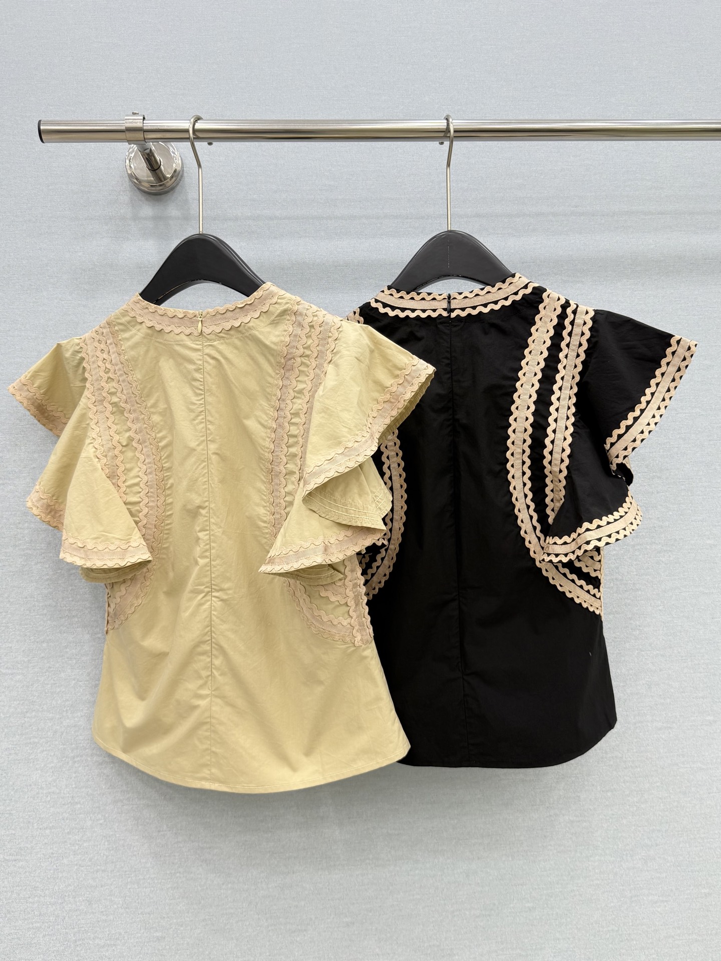 🛒𝐍𝐄𝐖 · 𝟐𝟎𝟐6/爆款现货原单品质  小众*｜2026新品飞飞袖衬衫高端设计 高级肌理细腻 极简主