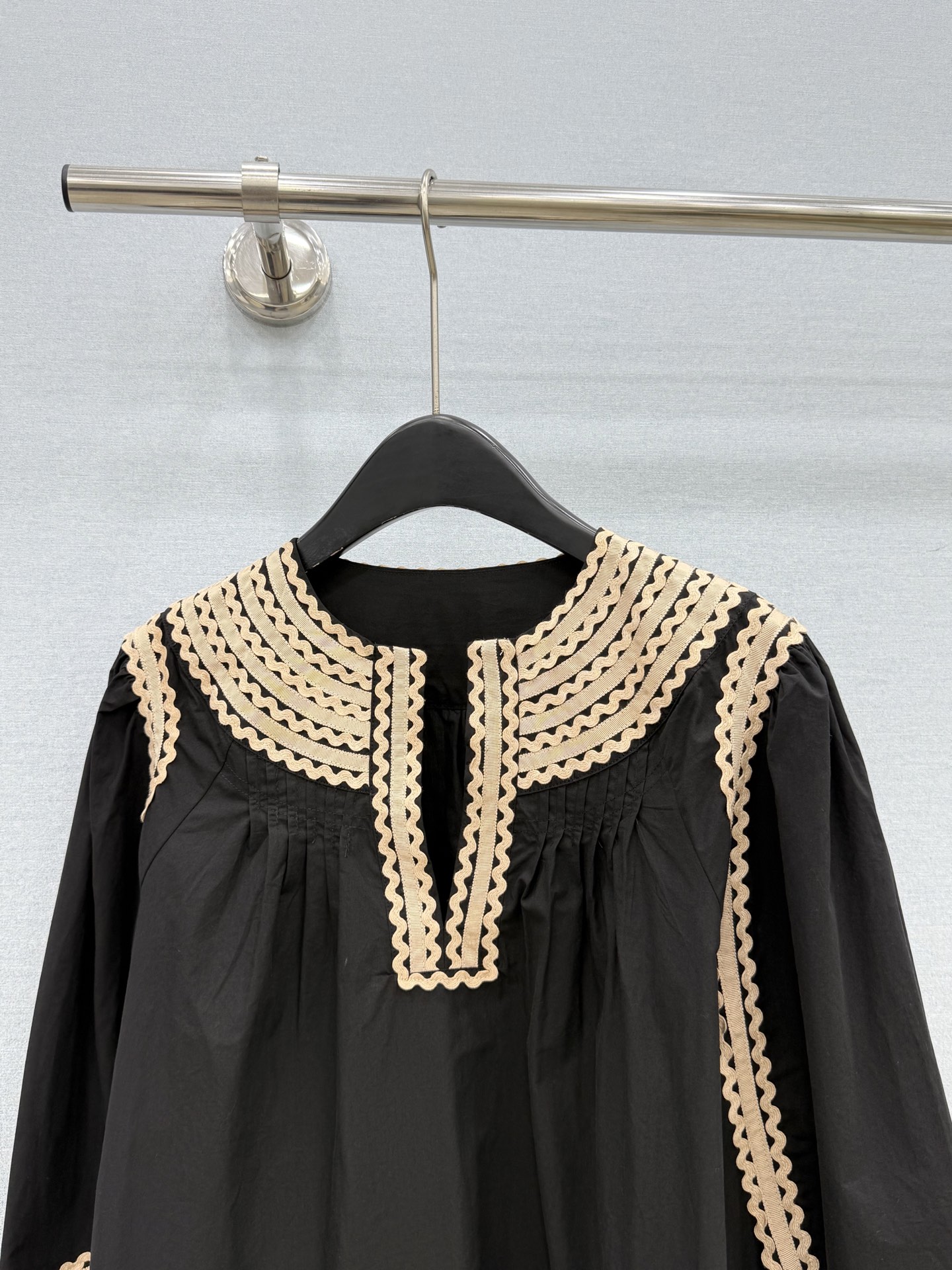 🛒𝐍𝐄𝐖 · 𝟐𝟎𝟐6/爆款现货原单品质  小众*｜2026新品花边长袖衬衫高端设计 高级肌理细腻 极简