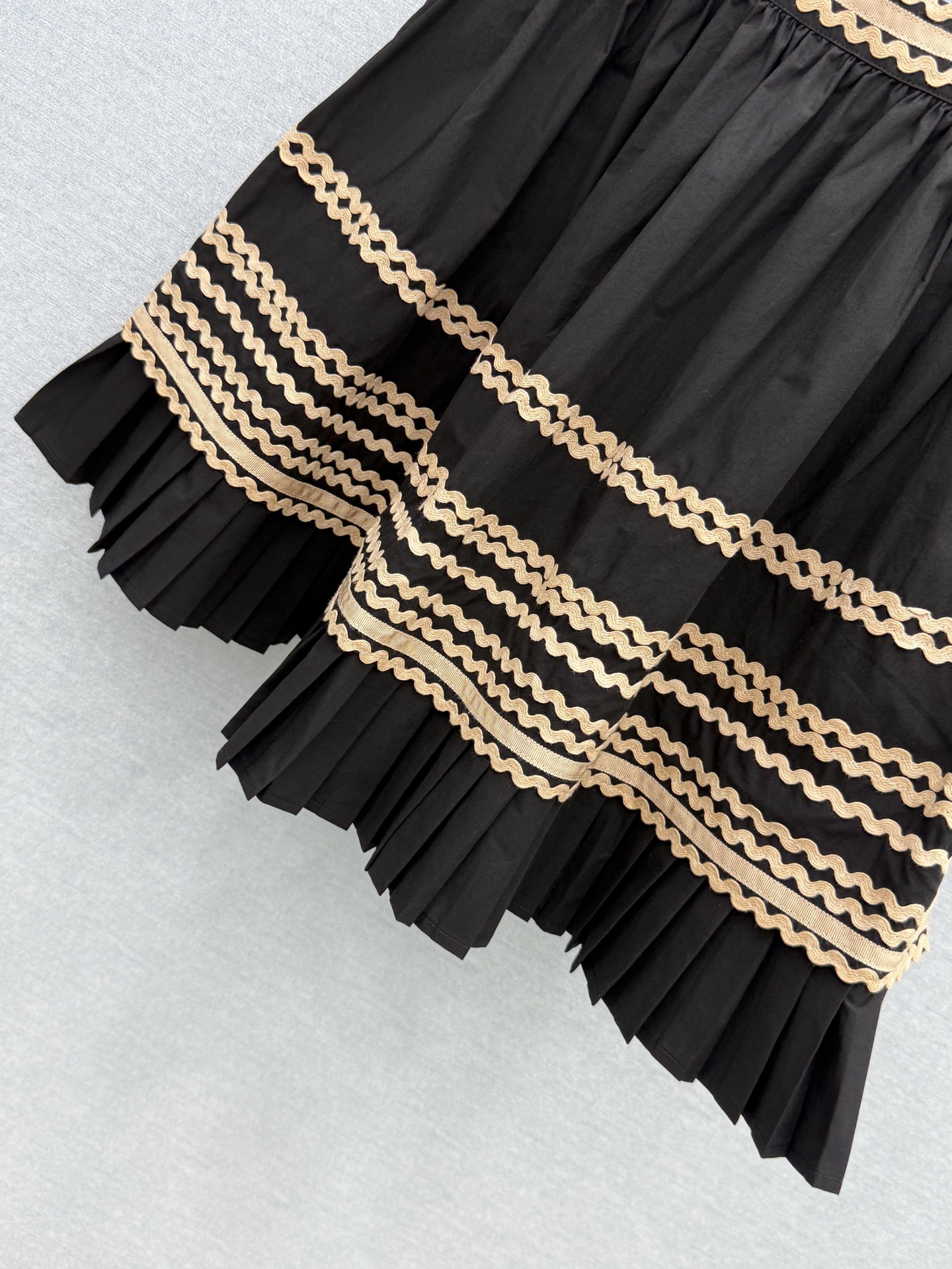 🛒𝐍𝐄𝐖 · 𝟐𝟎𝟐6/爆款现货原单品质  小众*｜2026新品花边短半裙高端设计 高级肌理细腻 极简主