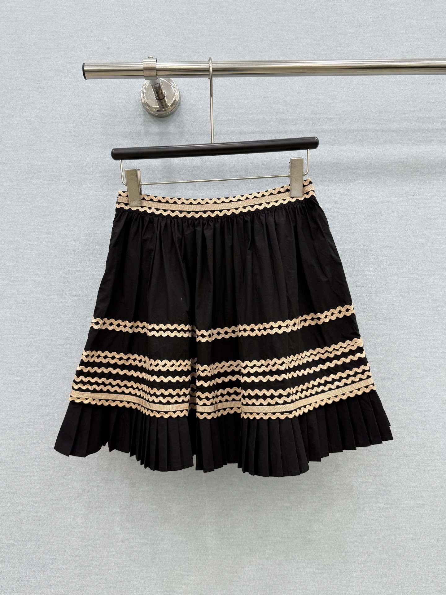 🛒𝐍𝐄𝐖 · 𝟐𝟎𝟐6/爆款现货原单品质  小众*｜2026新品花边短半裙高端设计 高级肌理细腻 极简主