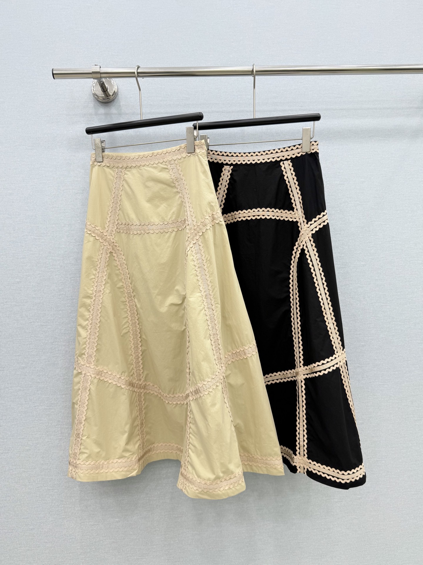 🛒𝐍𝐄𝐖 · 𝟐𝟎𝟐6/爆款现货原单品质  小众*｜2026新品花边长半裙高端设计 高级肌理细腻 极简主