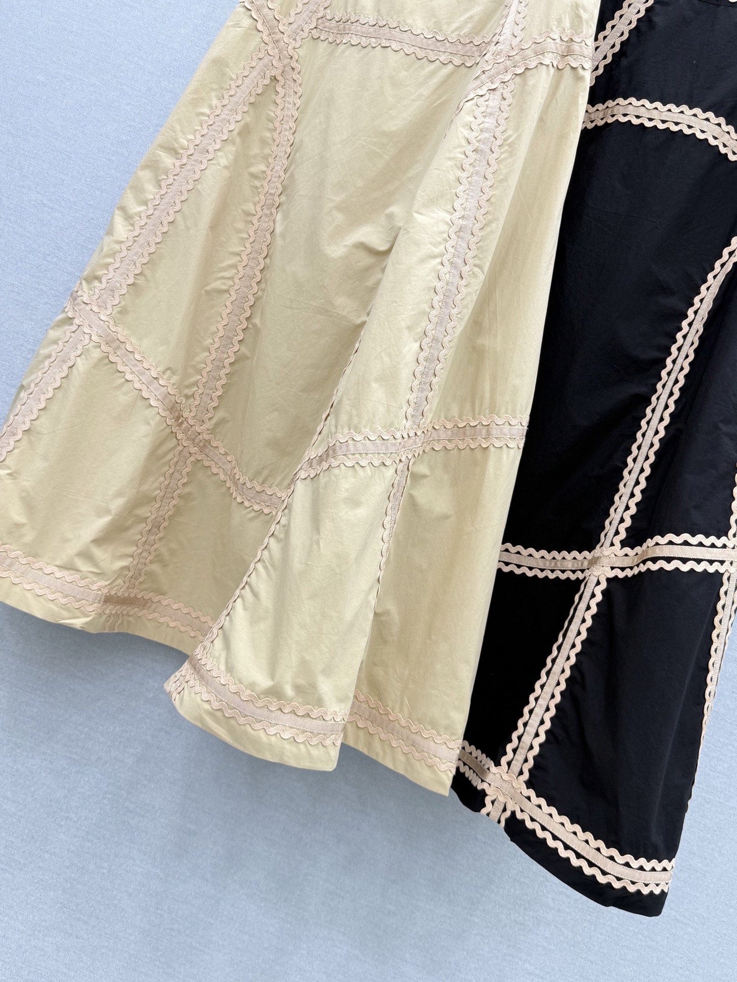 🛒𝐍𝐄𝐖 · 𝟐𝟎𝟐6/爆款现货原单品质  小众*｜2026新品花边长半裙高端设计 高级肌理细腻 极简主