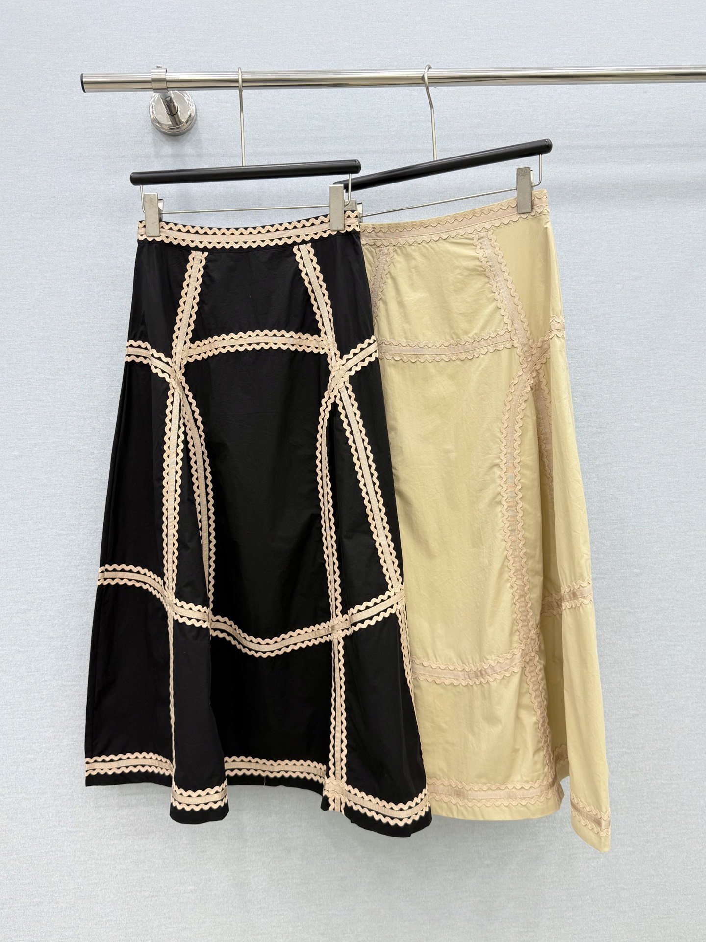 🛒𝐍𝐄𝐖 · 𝟐𝟎𝟐6/爆款现货原单品质  小众*｜2026新品花边长半裙高端设计 高级肌理细腻 极简主