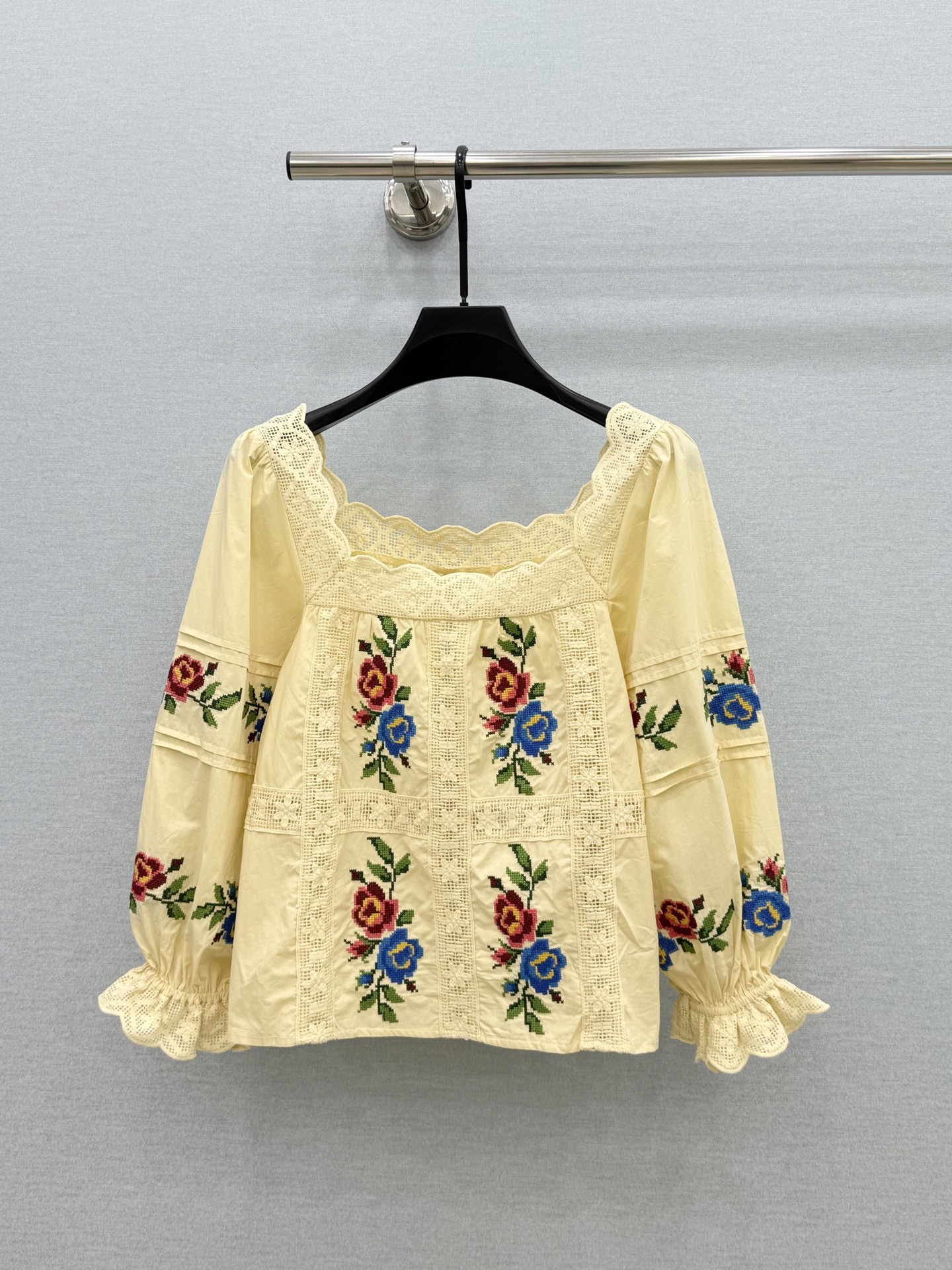🛒𝐍𝐄𝐖 · 𝟐𝟎𝟐6/爆款现货原单品质  小众*｜2026新品蕾丝拼接刺绣衬衫精致版型，高级肌理细腻 