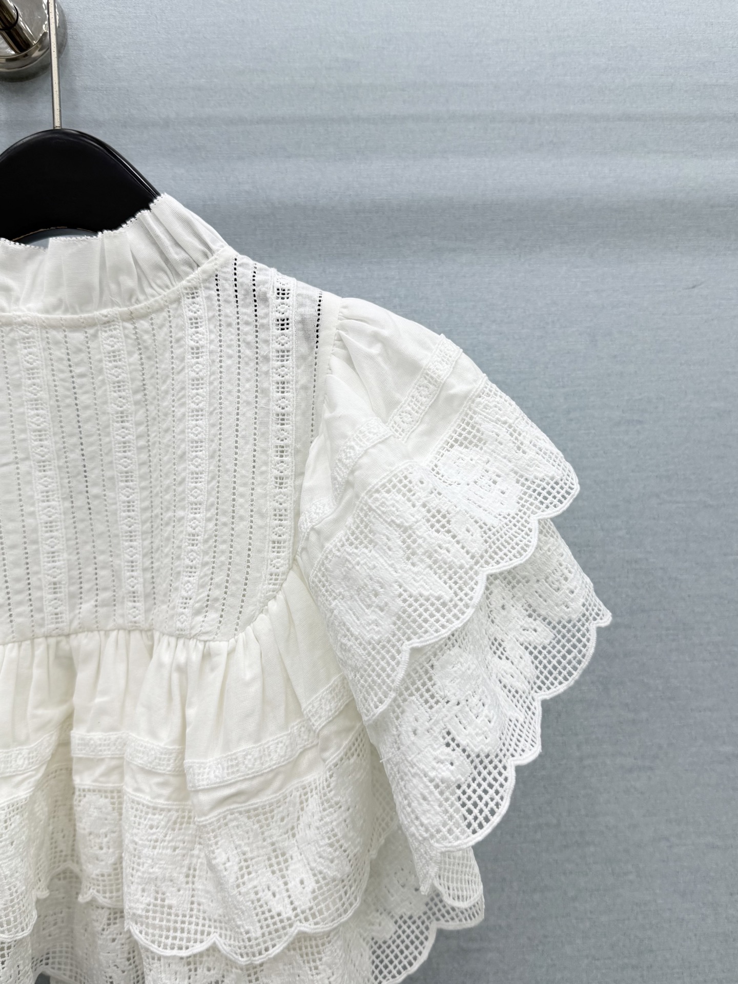 🛒𝐍𝐄𝐖 · 𝟐𝟎𝟐6/爆款现货原单品质  小众*｜2026新品飞飞袖水溶拼接衬衫高端设计 高级肌理细腻