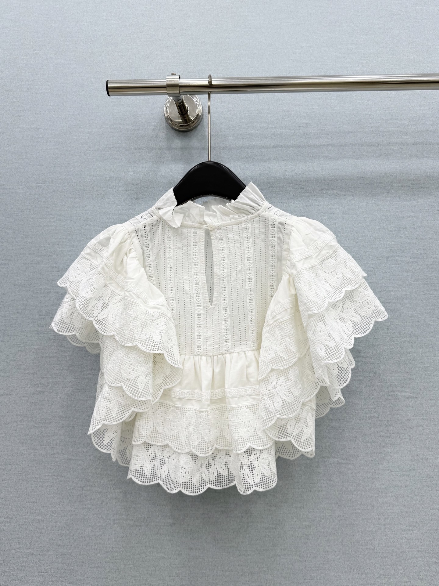 🛒𝐍𝐄𝐖 · 𝟐𝟎𝟐6/爆款现货原单品质  小众*｜2026新品飞飞袖水溶拼接衬衫高端设计 高级肌理细腻