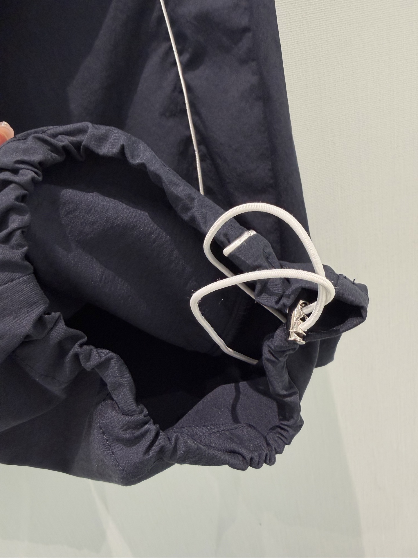 🛒𝐍𝐄𝐖 · 𝟐𝟎𝟐6/爆款现货【原单品质】Miu M*｜撞色拼条抽绳工装式休闲裤颜色百搭高级 定制版型