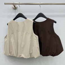🛒𝐍𝐄𝐖 · 𝟐𝟎𝟐6/爆款现货原单品质 小众|26经典花苞兜兜背心老钱风极致穿搭最新系列单品 强烈推 🛒𝐍𝐄𝐖 · 𝟐𝟎𝟐6/爆款现货原单品质 小众|26经典花苞兜兜背心老钱风极致穿搭最新系列单品 强烈推