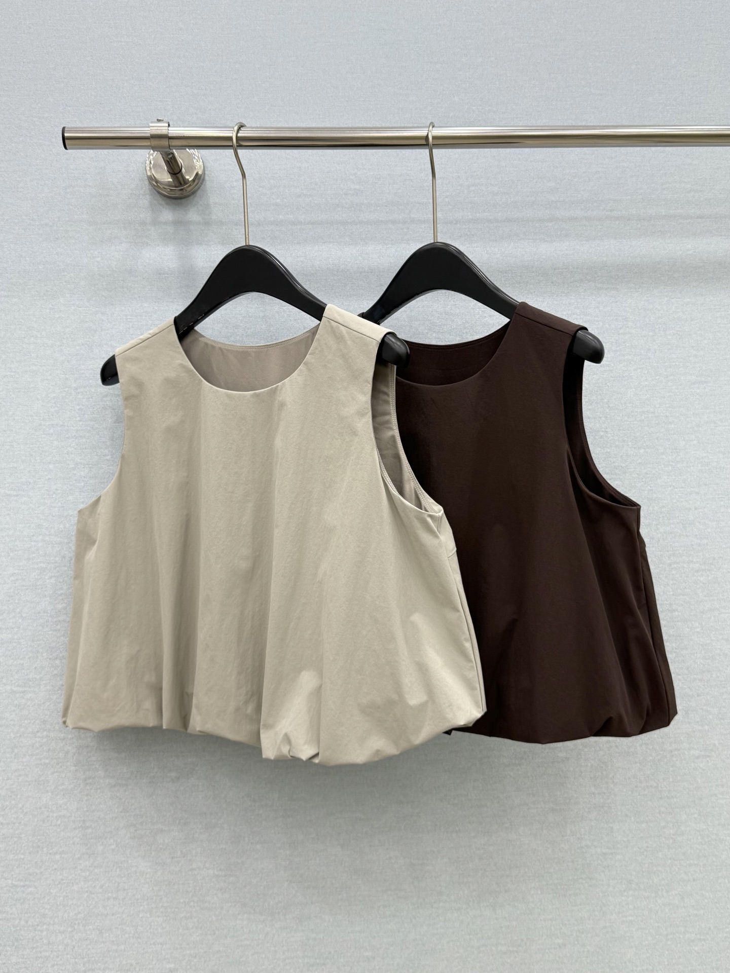 🛒𝐍𝐄𝐖 · 𝟐𝟎𝟐6/爆款现货原单品质  小众｜26经典花苞兜兜背心老钱风极致穿搭最新系列单品 强烈推