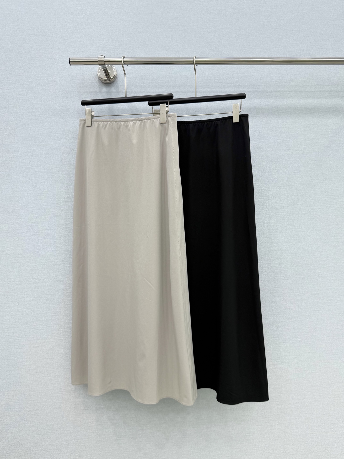 🛒𝐍𝐄𝐖 · 𝟐𝟎𝟐6/爆款现货原单品质  小众｜26经典松紧带极简风半裙老钱风极致穿搭最新系列单品 强