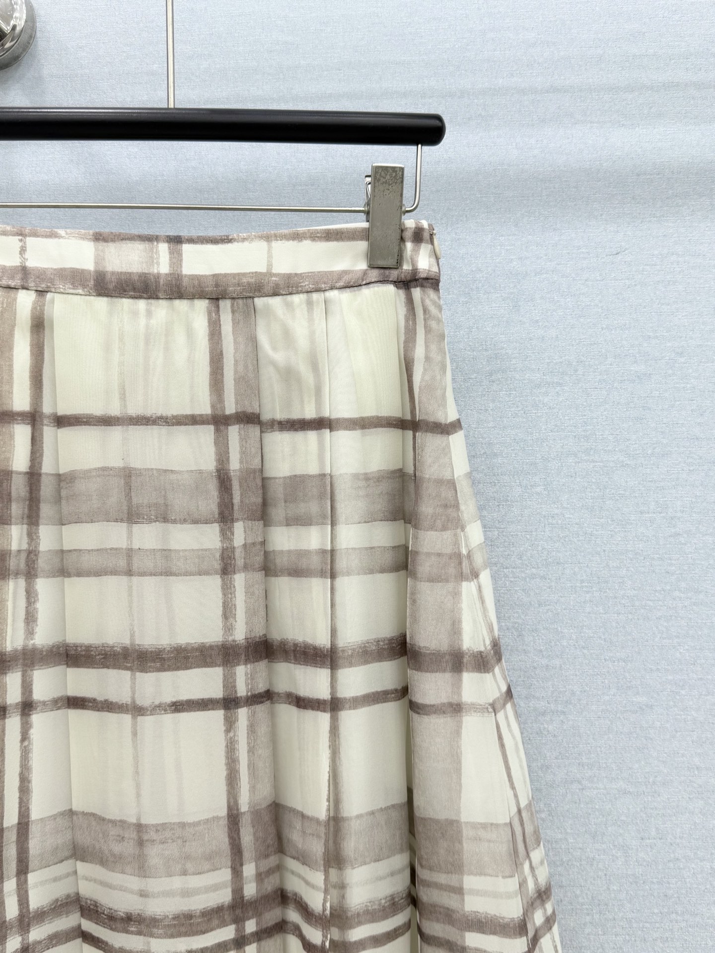 🛒𝐍𝐄𝐖 · 𝟐𝟎𝟐6/爆款现货原单品质  BC｜26经典格纹极简风半裙老钱风极致穿搭最新系列单品 强烈