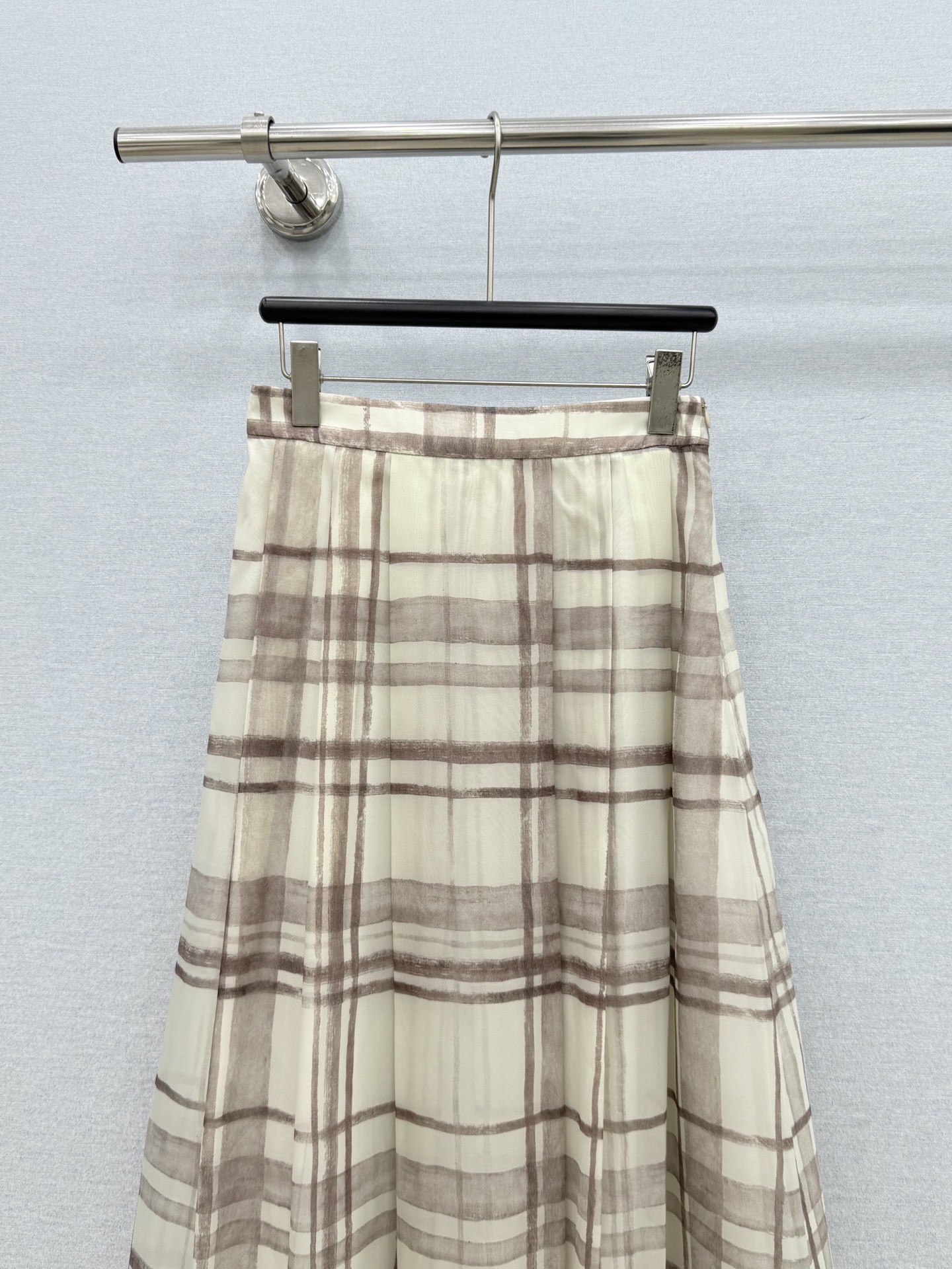 🛒𝐍𝐄𝐖 · 𝟐𝟎𝟐6/爆款现货原单品质  BC｜26经典格纹极简风半裙老钱风极致穿搭最新系列单品 强烈